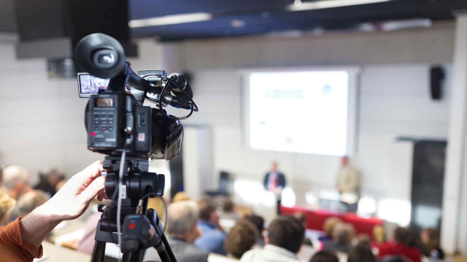 The Role of Event Organizers in Managing Educational Conferences